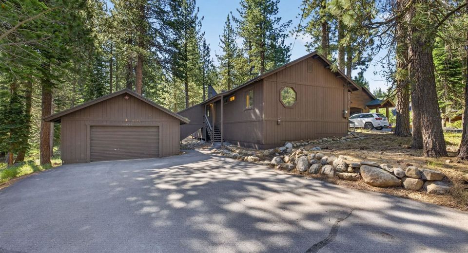 11051 Lausanne Way , Truckee, CA 96161 Photo