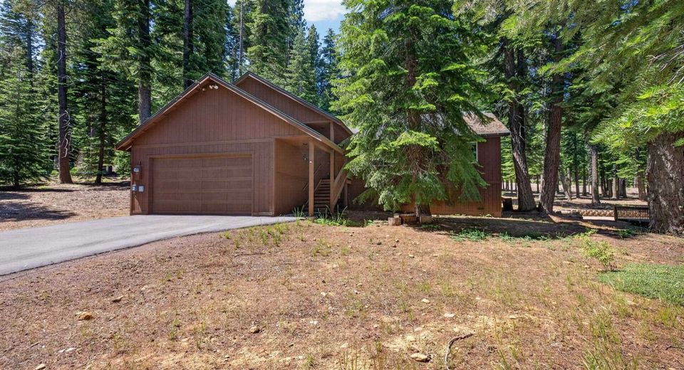 12350 Greenwood Drive, Truckee, CA 96161 Photo