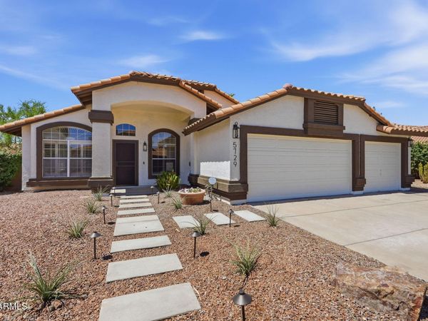 5729 E GELDING Drive, Scottsdale, AZ 85254