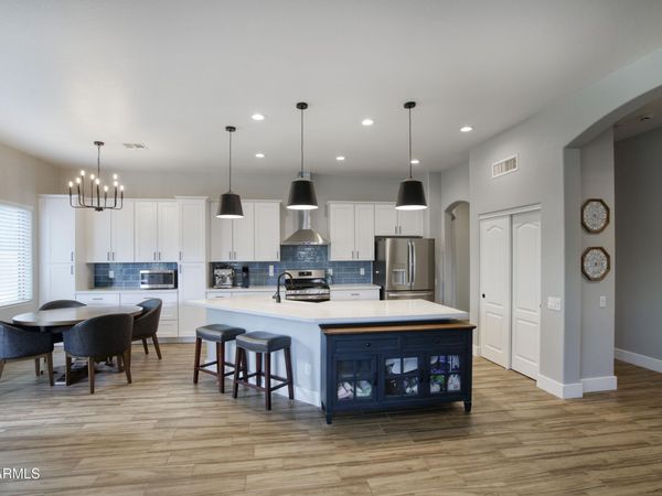 8524 E NIDO Avenue, Mesa, AZ 85209