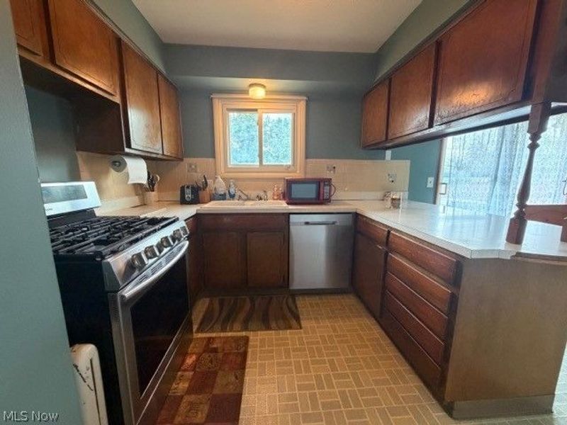 1215 33rd Street NE, Canton, OH 44714 Photo 6