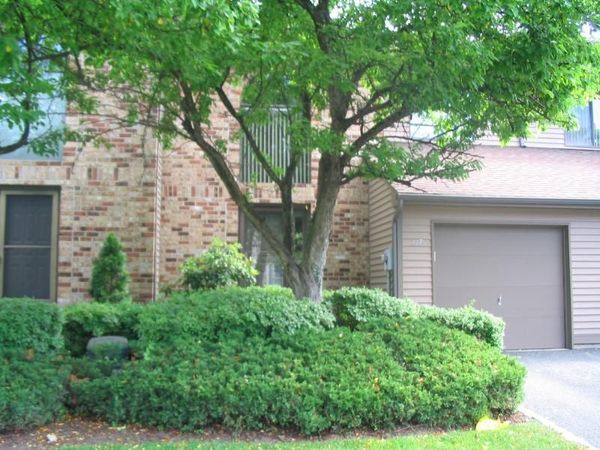 147 Castle Ridge Dr, East Hanover, NJ 07936