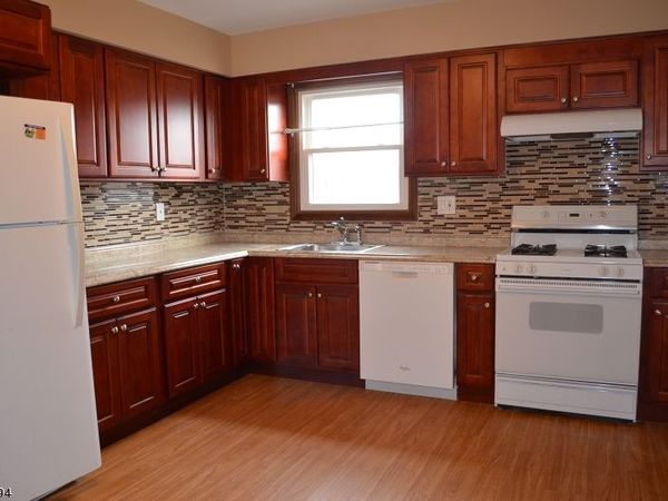 245 Orchard St, Elmwood Park, NJ 07407