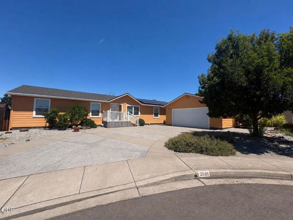 2681 Agate Meadows Drive, White City, OR 97503