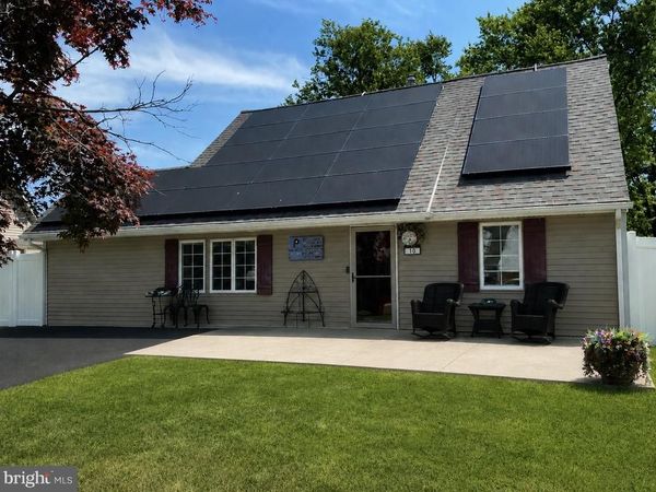 10 INDIAN RED ROAD, LEVITTOWN, PA 19057