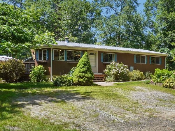 12 Juniper Rd, Lakeville, MA 02347
