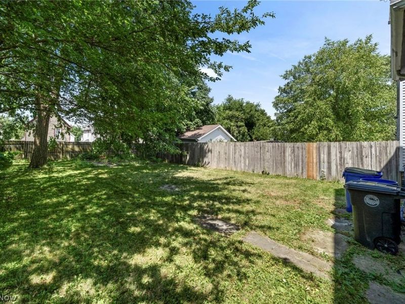 4608 Bucyrus Avenue, Cleveland, OH 44109 Photo 18