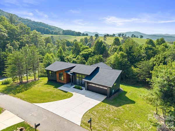 4 Tremorra Trail , Leicester, NC 28748