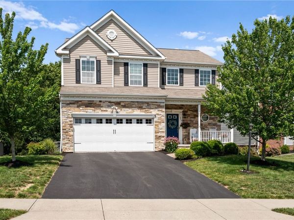 229 Birchwood Ln, Imperial, PA 15126