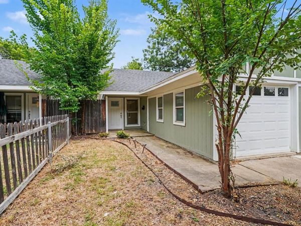 1815 Lipscomb Street , Fort Worth, TX 76110