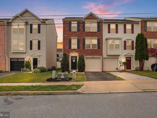 844 BLOSSOM DRIVE, HANOVER, PA 17331