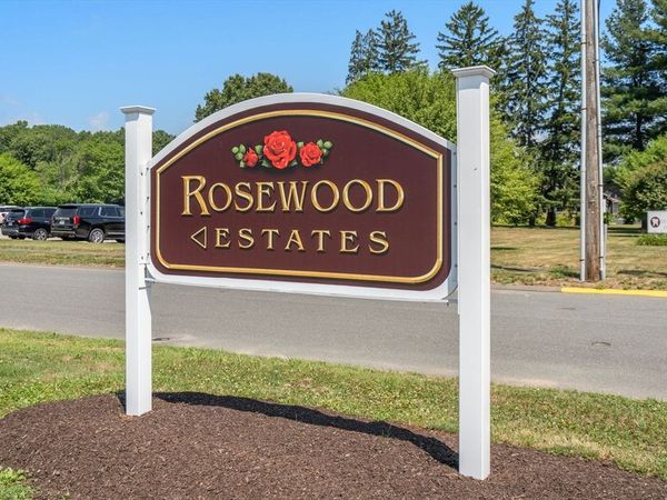 9 Rosewood Ln, Unit 9, Southwick, MA 01077
