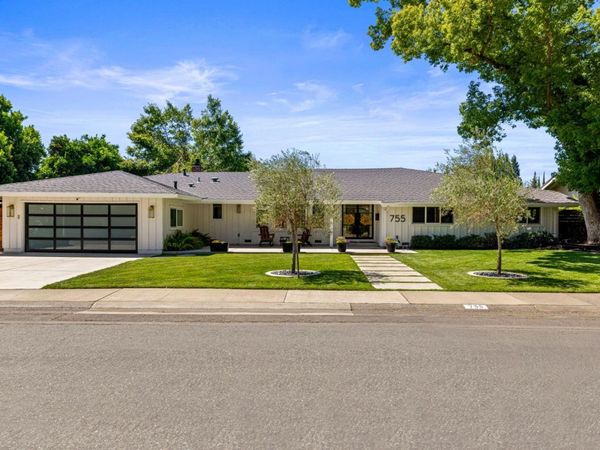 755 Regency Cir, Sacramento, CA 95864