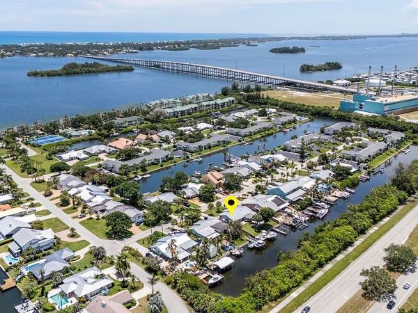 1935 Robalo Drive, Vero Beach, FL 32960