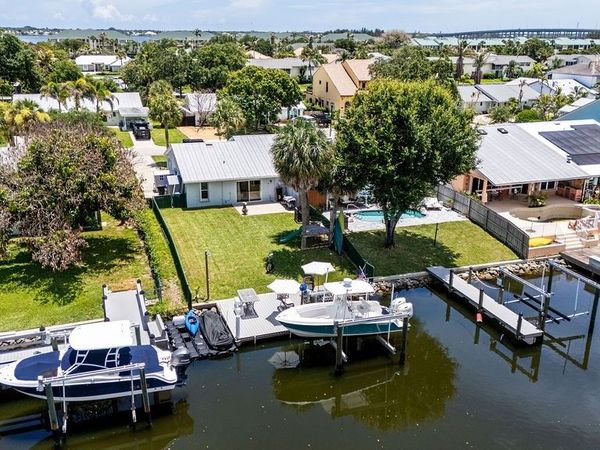 1935 Robalo Drive, Vero Beach, FL 32960