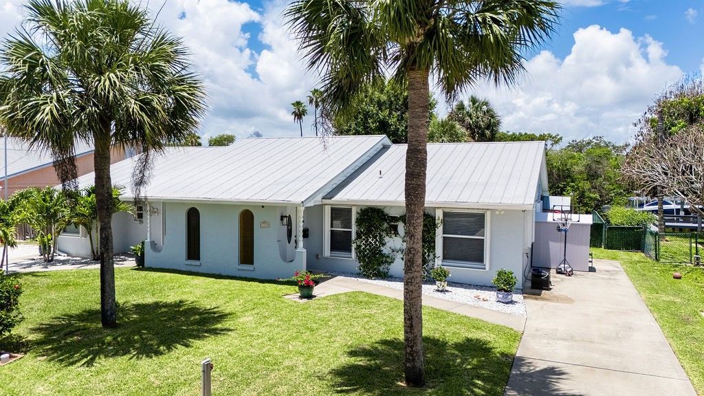 1935 Robalo Drive, Vero Beach, FL 32960 Photo