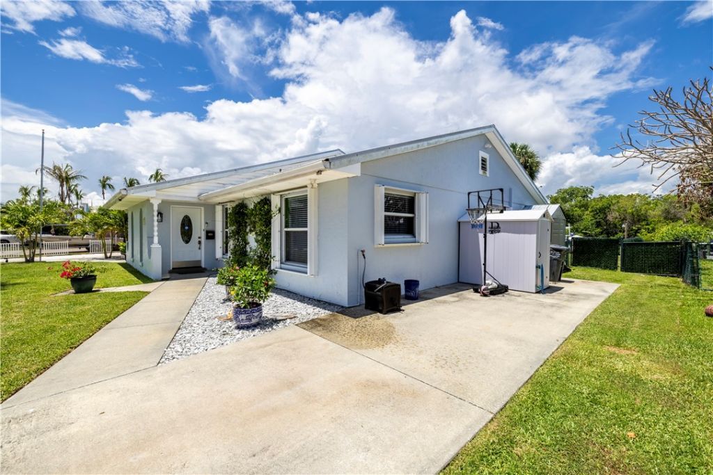 1935 Robalo Drive, Vero Beach, FL 32960 Photo