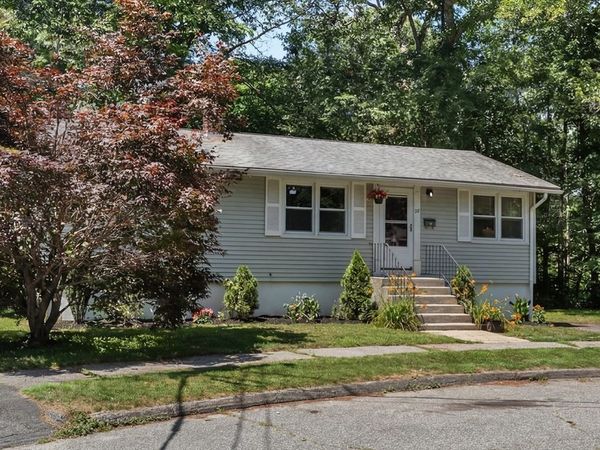 28 Greybert Ln, Worcester, MA 01602