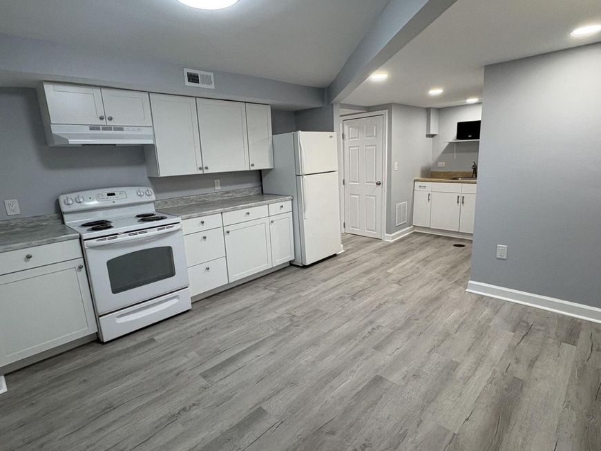 8001 Good Luck Road, Lanham, MD 20706 Main Photo