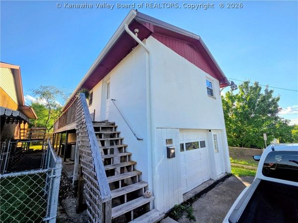5315 Main Drive, South Charleston, WV 25309