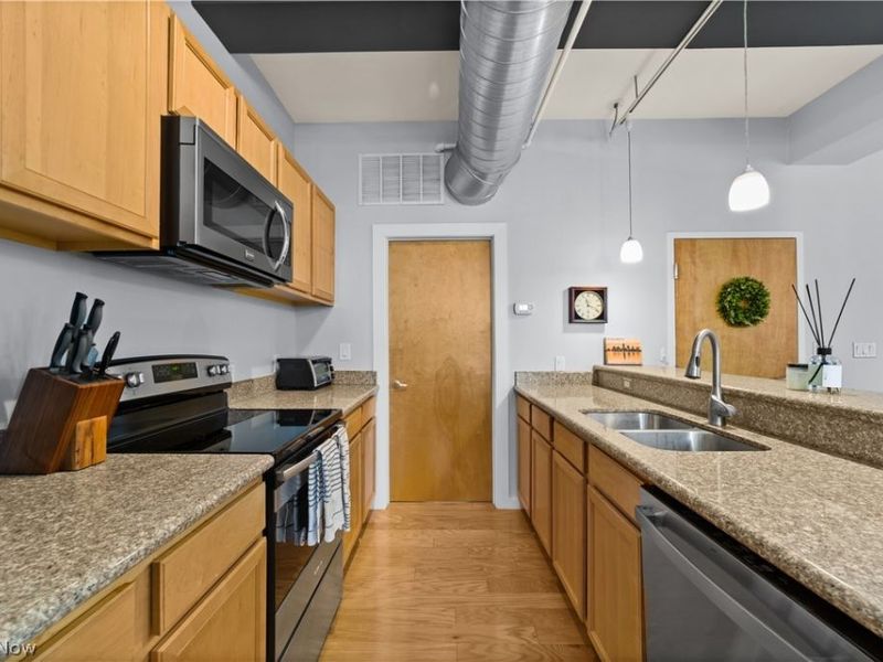 3200 Franklin Boulevard, Unit 204, Cleveland, OH 44113 Photo 10