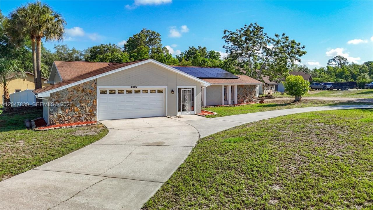 8209 Chaucer Dr, Spring Hill, FL 34607 Photo