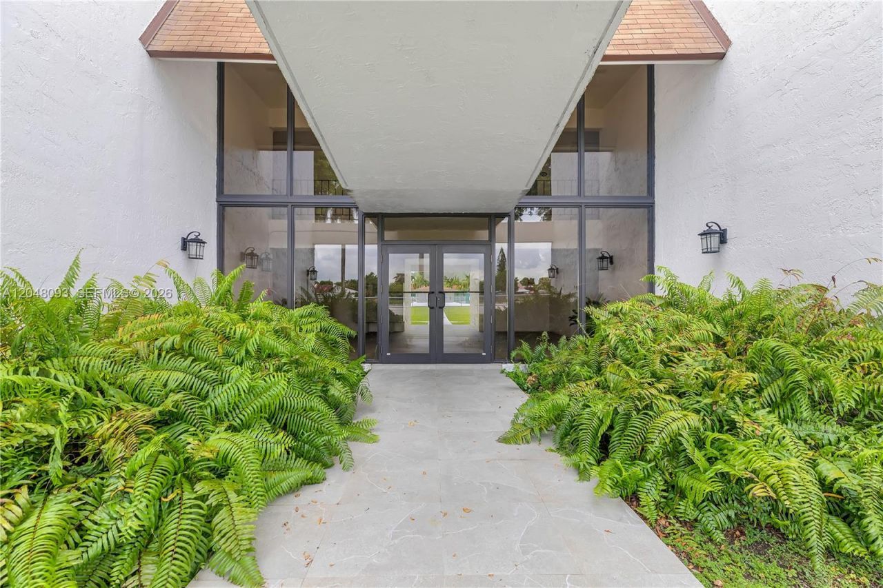 9520 SW 8th St , Unit 203, Miami, FL 33174 Photo
