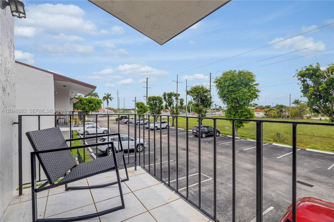 9520 SW 8th St , Unit 203, Miami, FL 33174 Photo