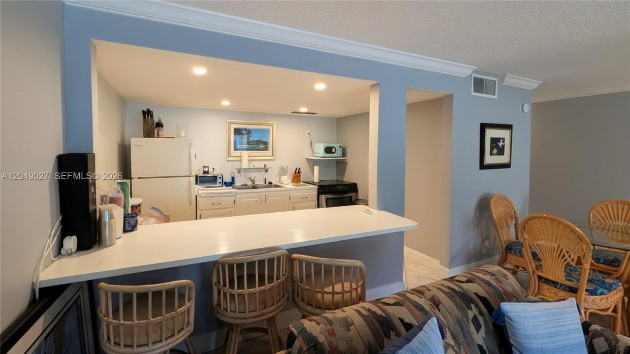 6047 Bayview Dr , Fort Lauderdale, FL 33308 Photo