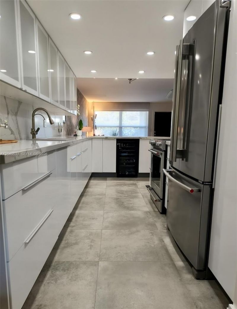 6047 Bayview Dr , Fort Lauderdale, FL 33308 Photo