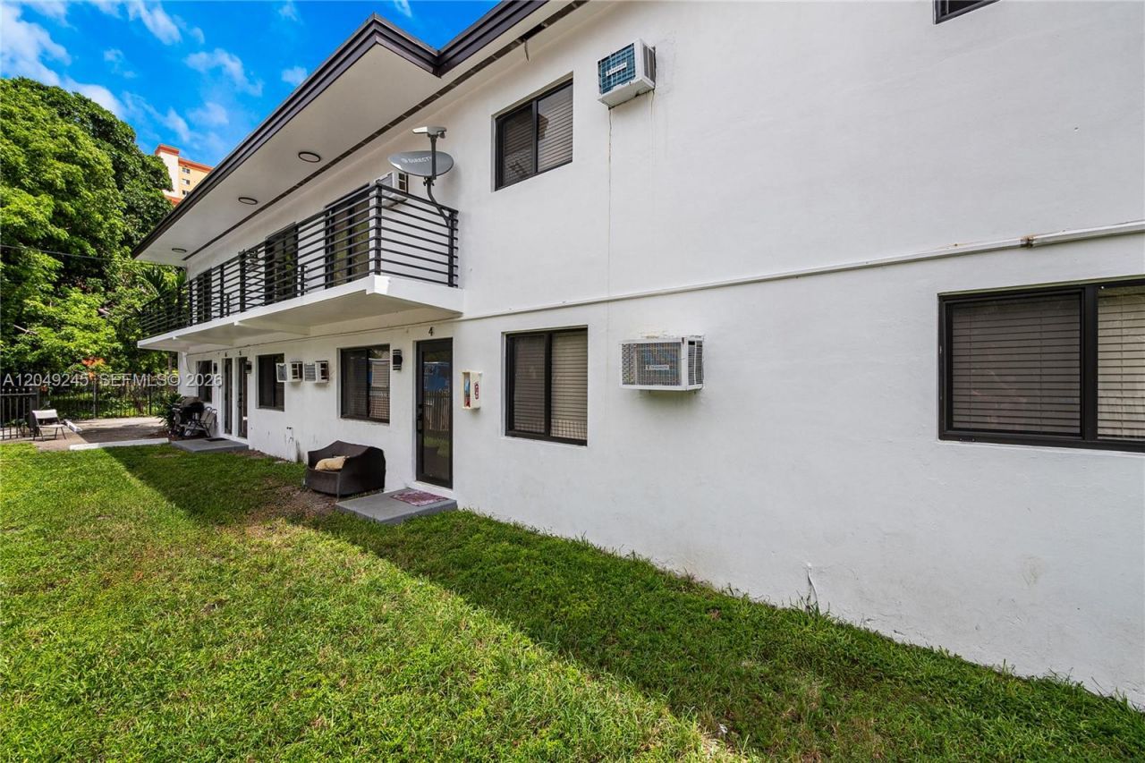 131 NE 77th St , Miami, FL 33138 Photo