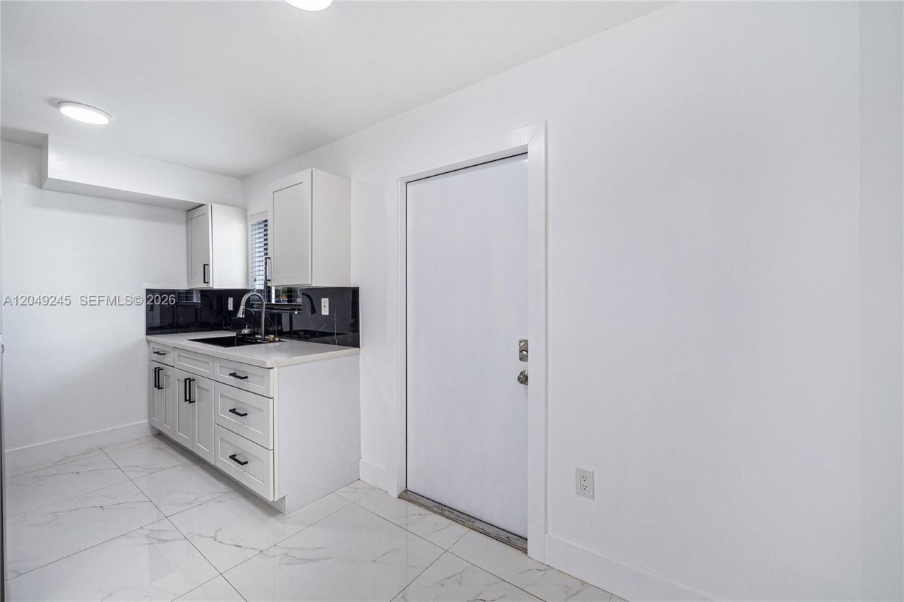 131 NE 77th St , Miami, FL 33138 Photo