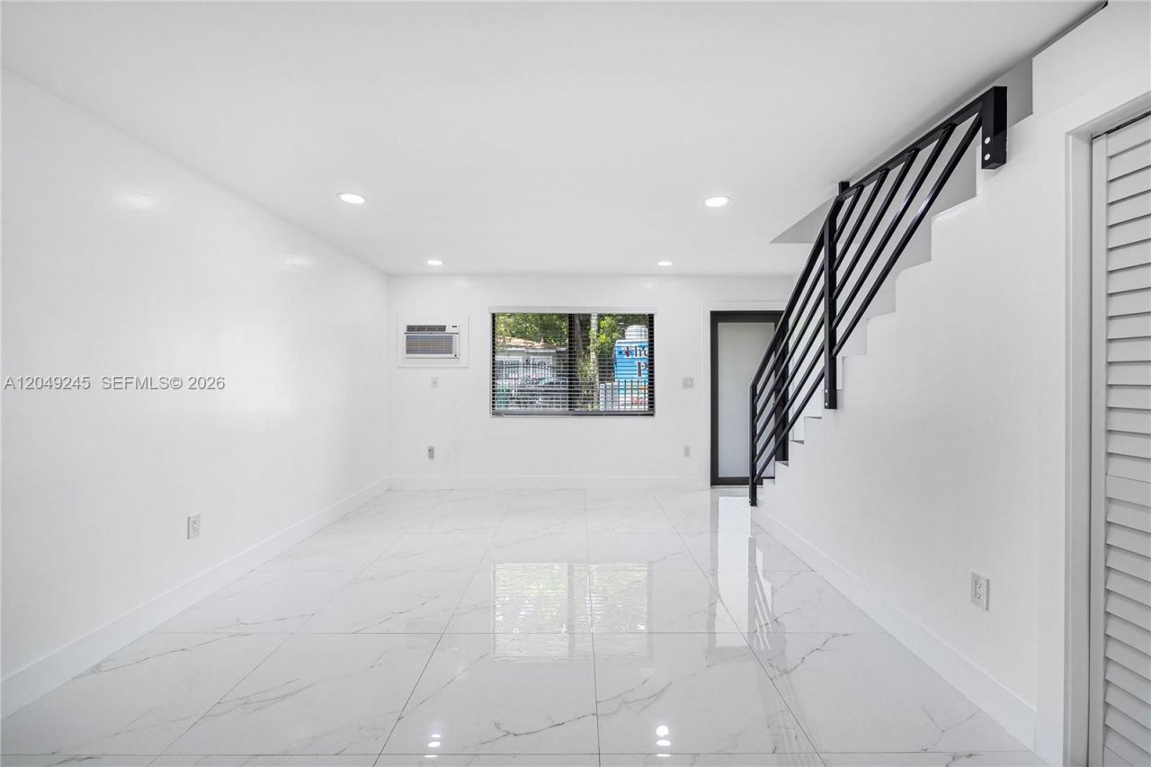 131 NE 77th St , Miami, FL 33138 Photo