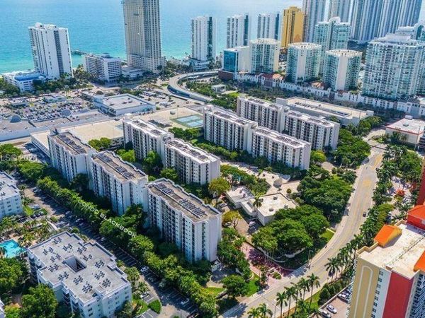 16909 N Bay Rd , Unit 907, Sunny Isles Beach, FL 33160