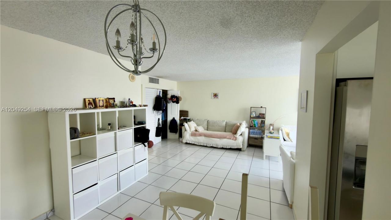 16909 N Bay Rd , Unit 907, Sunny Isles Beach, FL 33160 Photo