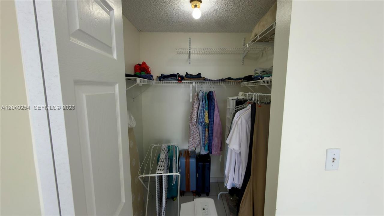 16909 N Bay Rd , Unit 907, Sunny Isles Beach, FL 33160 Photo
