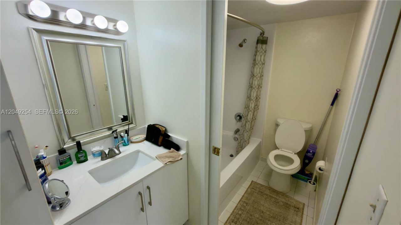 16909 N Bay Rd , Unit 907, Sunny Isles Beach, FL 33160 Photo