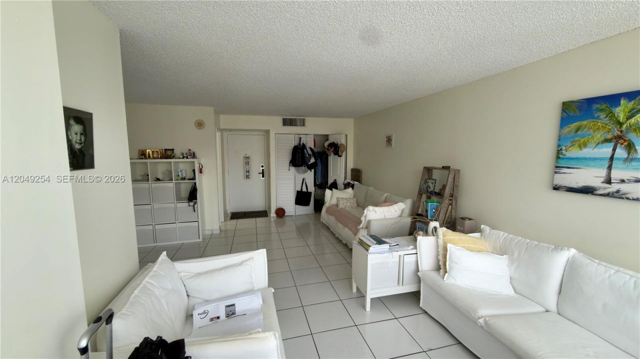 16909 N Bay Rd , Unit 907, Sunny Isles Beach, FL 33160 Photo