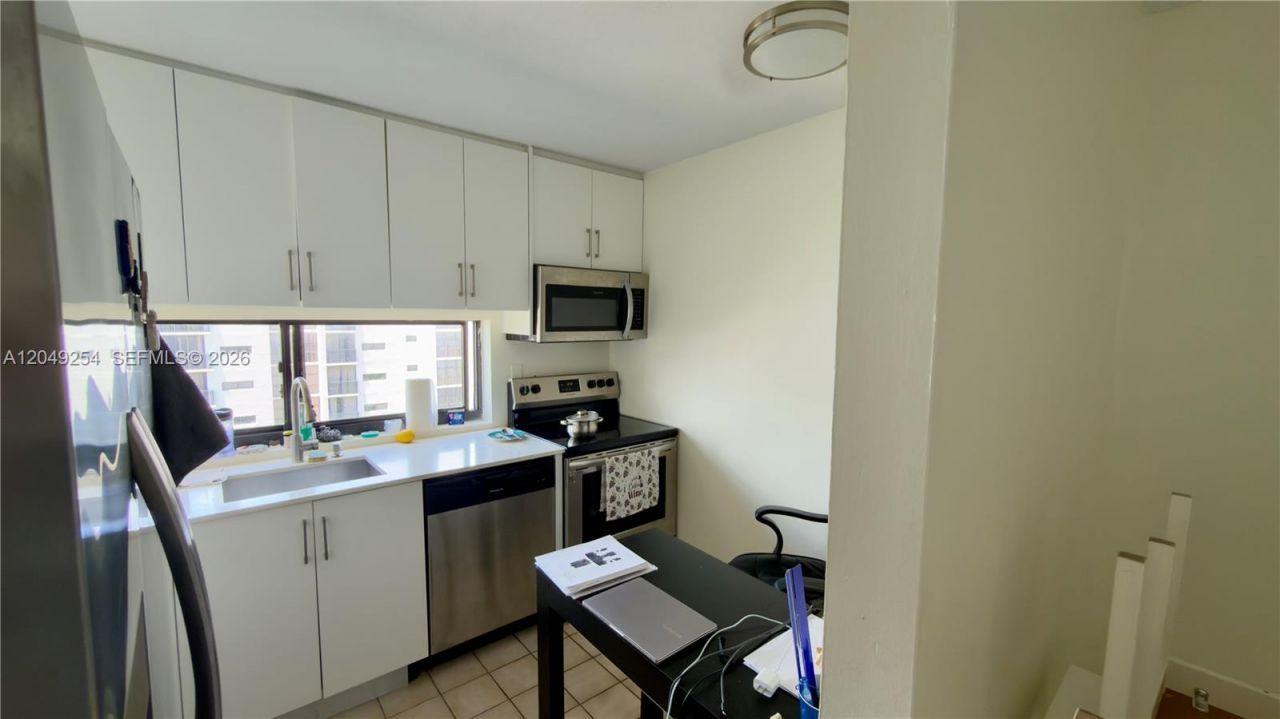 16909 N Bay Rd , Unit 907, Sunny Isles Beach, FL 33160 Photo