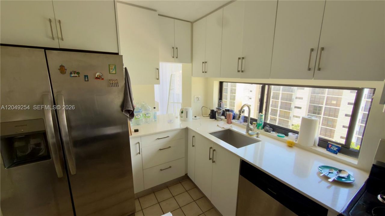 16909 N Bay Rd , Unit 907, Sunny Isles Beach, FL 33160 Photo