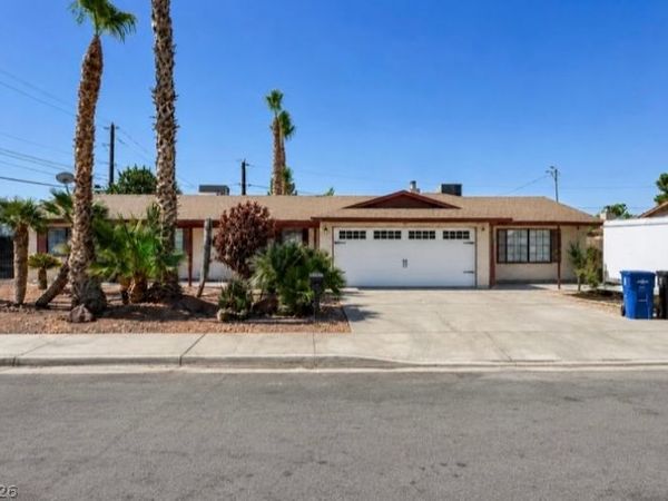 4985 Arizona Avenue, Las Vegas, NV 89104