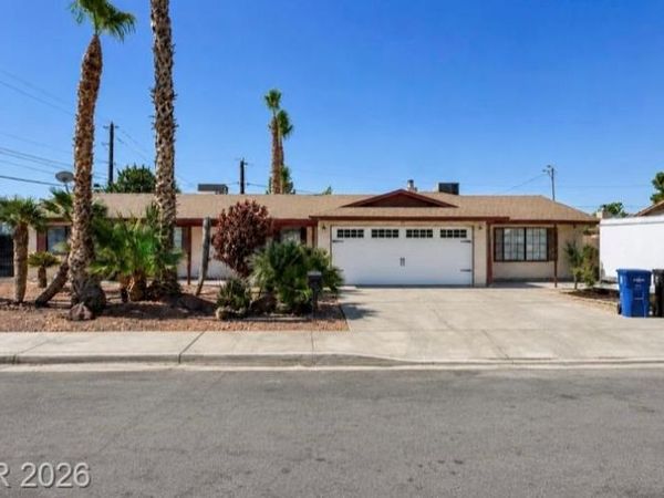 4985 Arizona Avenue, Las Vegas, NV 89104