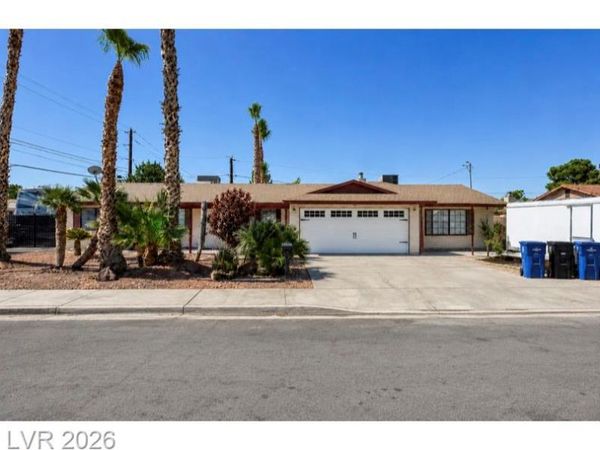 4985 Arizona Avenue, Las Vegas, NV 89104