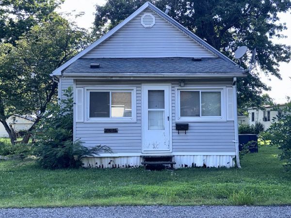 1004 S Cherry Street , Centralia, IL 62801