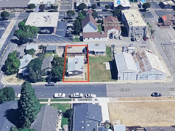 221 W 1st St, Ripon, CA 95366