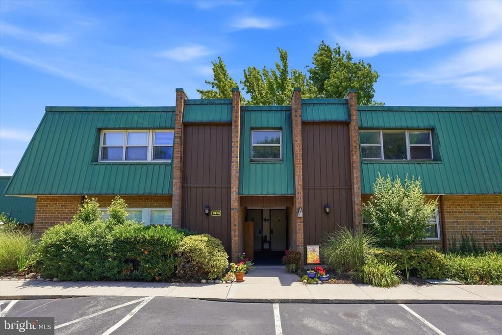 114 MEADOWVIEW LANE, MONT CLARE, PA 19453
