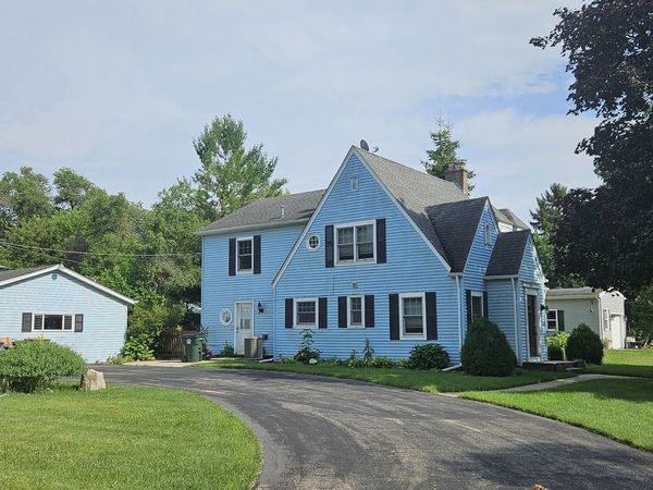42509 N Lake Drive, Antioch, IL 60002