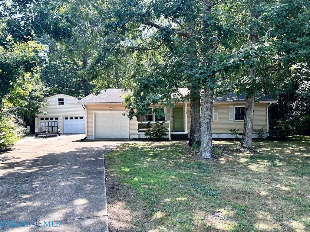 1708 Seaford Road, Seaford, VA 23696 Main Photo