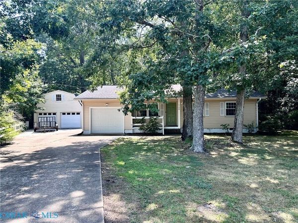 1708 Seaford Road, Seaford, VA 23696