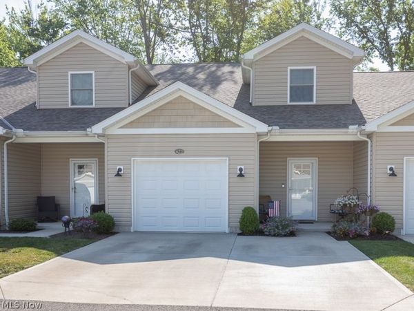671 Treadway Boulevard , Sheffield Lake, OH 44054